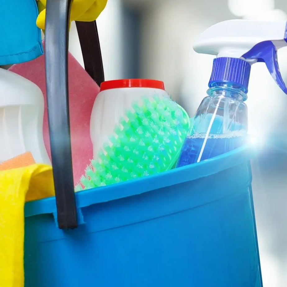 difference between deep cleaning and regular cleaning